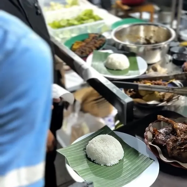 Bebek Panggang Ayam Panggang Wicaksono